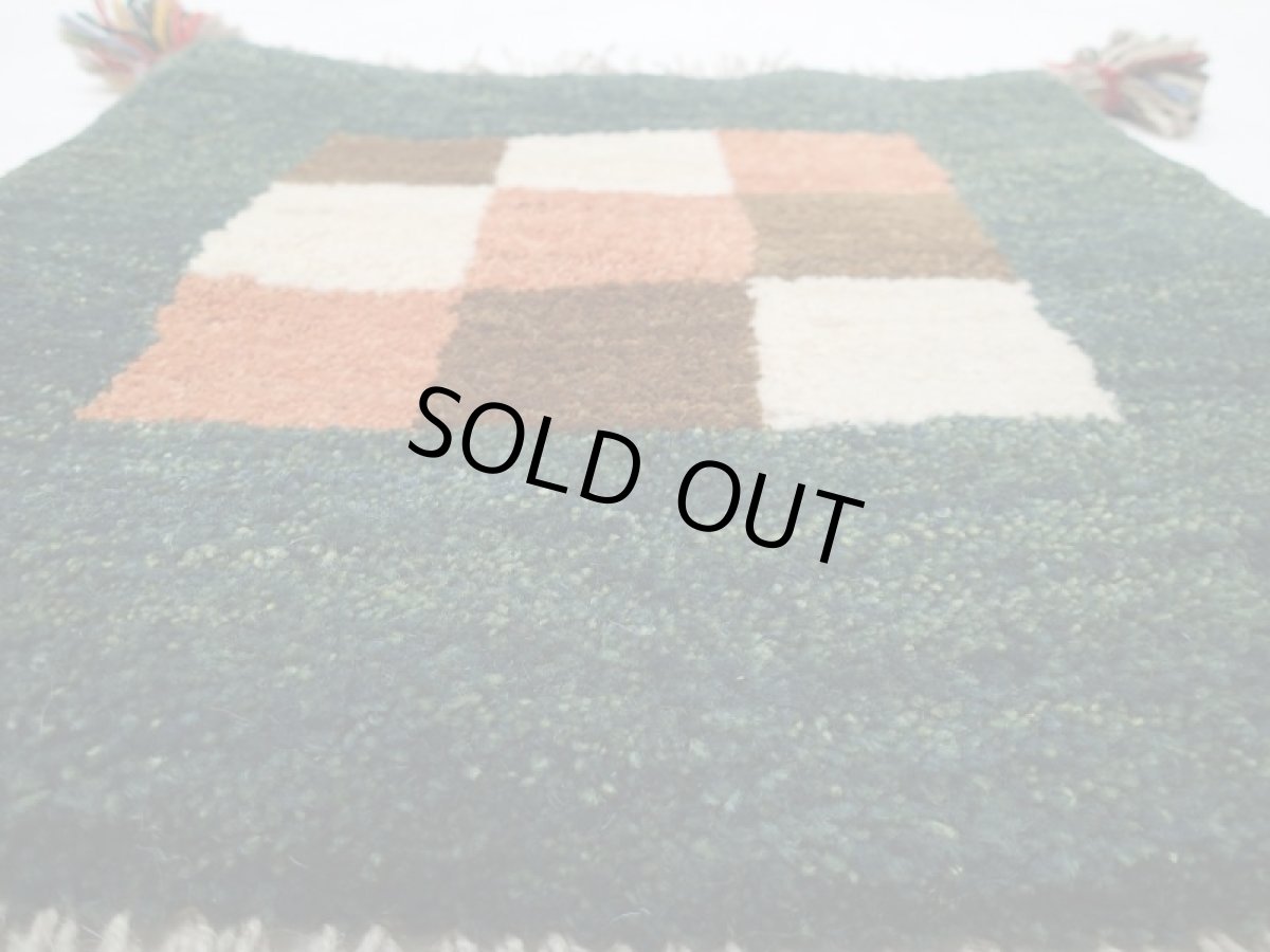 画像3: 座布団サイズミニギャッベ_C22_MiniGabbeh_38x38 (3)