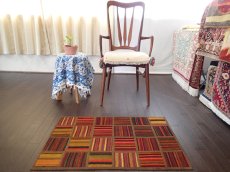 画像3: ペルシャ キリム パッチワーク ラグ 玄関 マット サイズ 88 x 57 cm 1758 平織り 天然 ウール 絨毯 敷物 カーペット 茶 赤 黄 マルチ カラー (3)