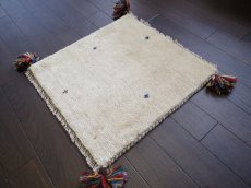 画像2: 手織り ペルシャ ミニ ギャッベ 座布団 サイズ 40 × 40 B62 ハンドメイド ラグ クッション ウール 天然 ギャベ (2)