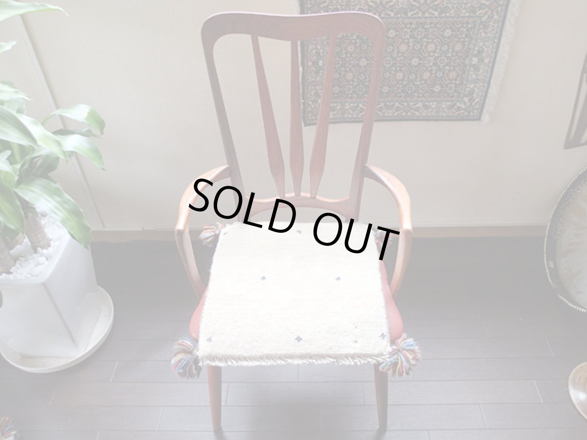 画像3: ペルシャ ミニ ギャッベ 座布団 サイズ 40 x 40 B58 ハンドメイド ラグ クッション 天然 ウール 手織り ギャベ ナチュラル 白 (3)