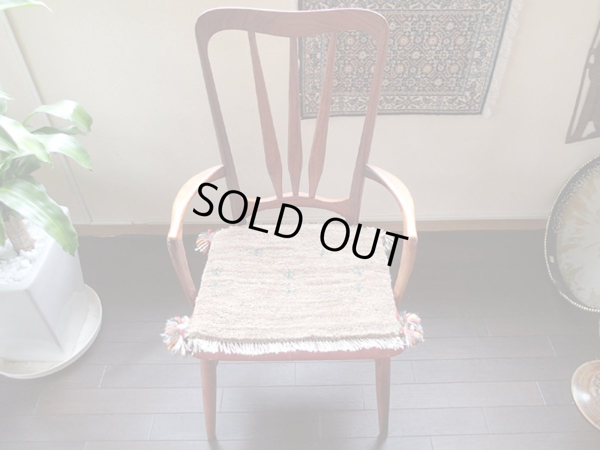 画像3: ペルシャ ミニ ギャッベ 座布団 サイズ 34 × 43 C28 ハンドメイド ラグ クッション 天然 ウール 手織り ギャベ 茶 緑 (3)