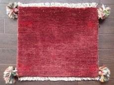 画像1: 手織りペルシャミニギャッベC2座布団サイズ35×40ハンドメイドラグ (1)