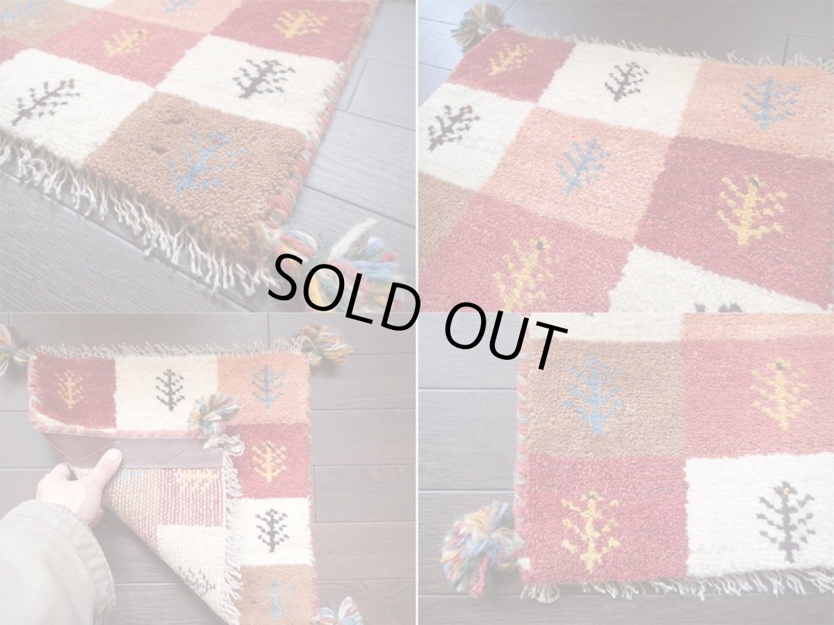 画像4: 手織りペルシャミニギャッベE72座布団サイズ36×37ハンドメイドラグ (4)