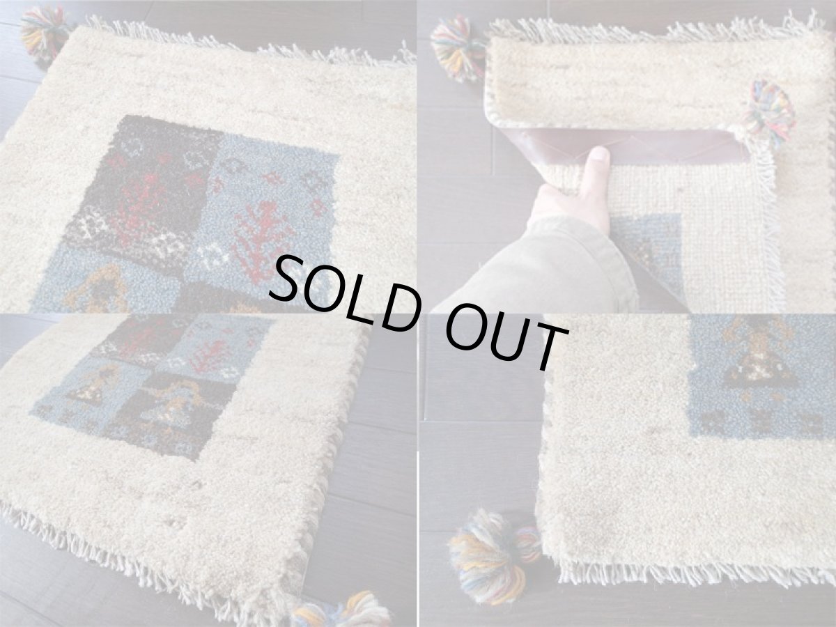 画像4: 手織りペルシャミニギャッベE77座布団サイズ39×38ハンドメイドラグ (4)