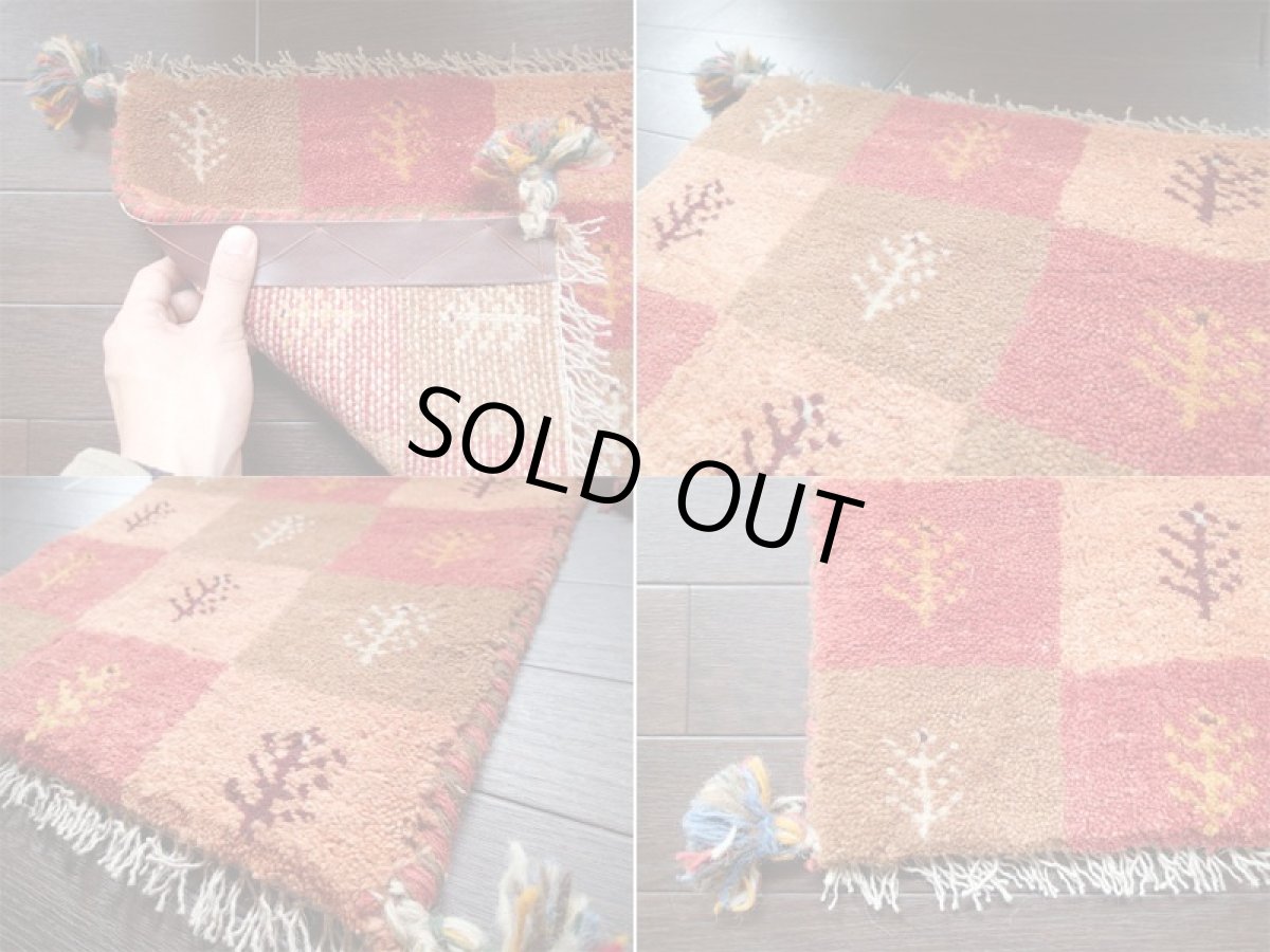 画像4: 手織りペルシャミニギャッベE84座布団サイズ36×37ハンドメイドラグ (4)