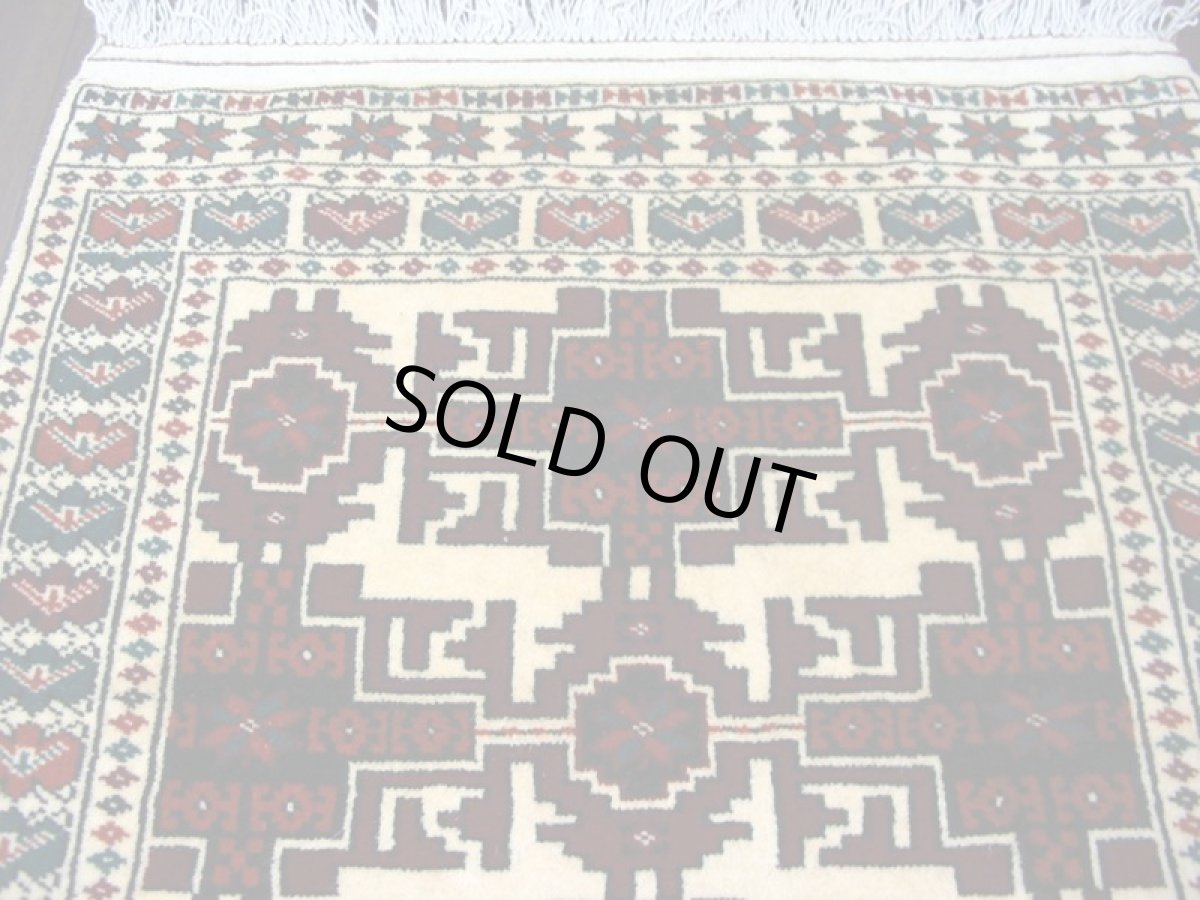 画像3: 新品 トルクメン ペルシャ 絨毯 アクセント サイズ 120 × 78 205 トライバル ラグ 天然 ウール 敷物 マット カーペット 赤 クリーム 白 (3)