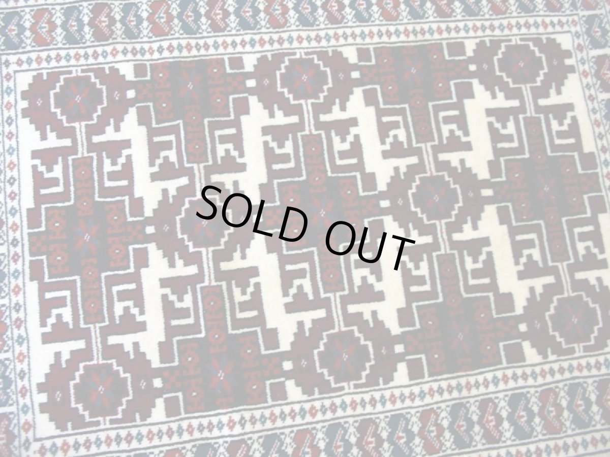 画像4: 新品 トルクメン ペルシャ 絨毯 アクセント サイズ 120 × 78 205 トライバル ラグ 天然 ウール 敷物 マット カーペット 赤 クリーム 白 (4)