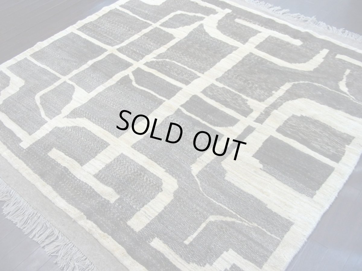 画像2: ペルシャ ギャッベ リビング サイズ 210 x 210 cm F127 ハンドメイド 天然 ウール 手織り ラグ カーペット クリーム 茶 グレー (2)