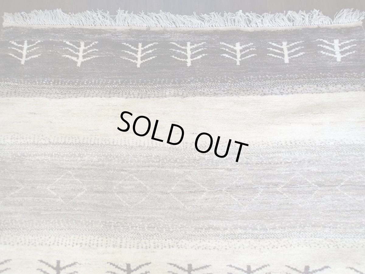 画像3: ペルシャ ギャッベ リビング サイズ 203 x 158 cm F180 ハンドメイド ギャベ 天然 ウール 手織り ラグ マット 絨毯 カーペット クリーム 茶 灰 (3)