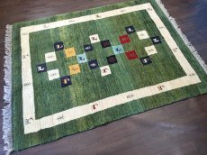 画像2: ペルシャ ギャッベ リビング サイズ 202 x 157 cm F132 ハンドメイド ギャベ 天然 ウール 手織り ラグ マット 絨毯 カーペット 緑 クリーム カラフル (2)