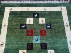 画像3: ペルシャ ギャッベ リビング サイズ 202 x 157 cm F132 ハンドメイド ギャベ 天然 ウール 手織り ラグ マット 絨毯 カーペット 緑 クリーム カラフル (3)