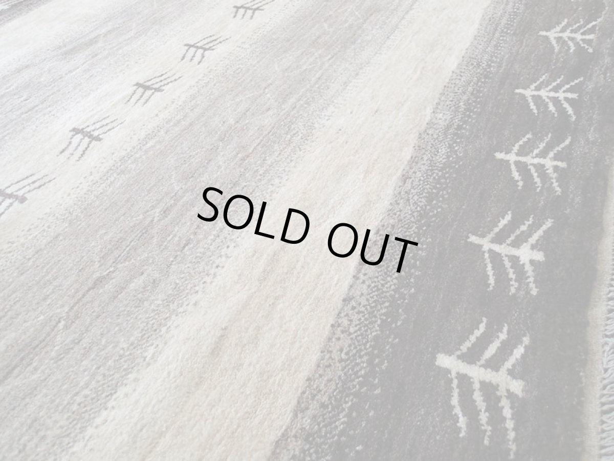 画像4: ペルシャ ギャッベ リビング サイズ 203 x 158 cm F180 ハンドメイド ギャベ 天然 ウール 手織り ラグ マット 絨毯 カーペット クリーム 茶 灰 (4)