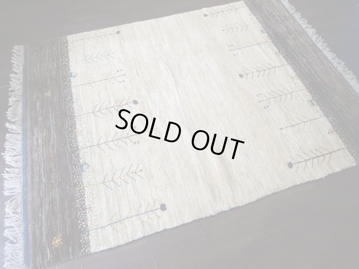 画像2: ペルシャ ギャッベ リビング サイズ 210 x 160 cm F163 ハンドメイド ギャベ 天然 ウール 手織り ラグ マット 絨毯 カーペット クリーム 茶 灰 (2)