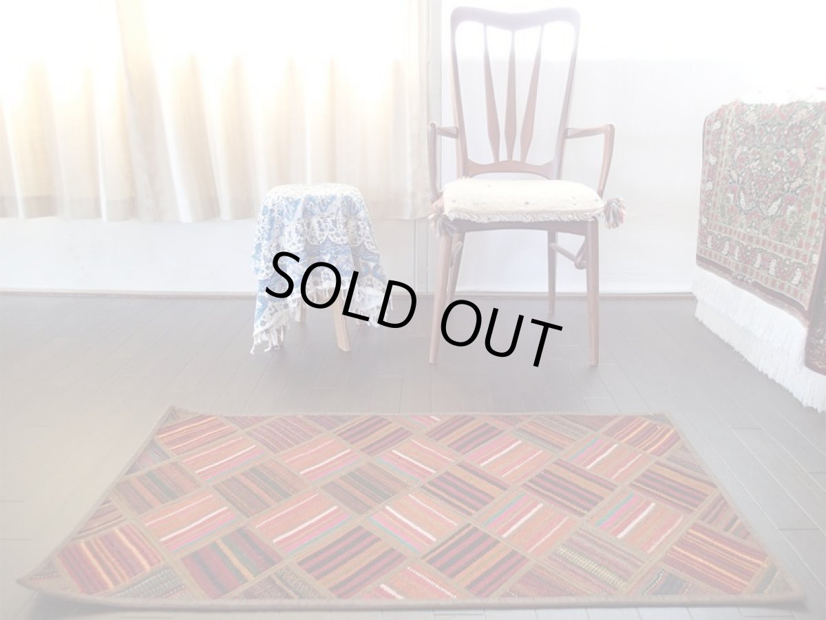 画像3: 新品 ペルシャ キリム パッチワーク ラグ アクセント サイズ 113 x 59 cm No.5489 平織り 天然 ウール 絨毯 敷物 マット カーペット 茶 赤 マルチ カラー n-5489-113059sa08 (3)