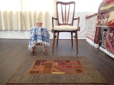 画像3: ペルシャ キリム ジャジーム パッチワーク ラグ 玄関 マット サイズ 94 x 64 cm 1762 平織り 天然 ウール 絨毯 敷物 カーペット 茶 マルチ カラー カラフル (3)