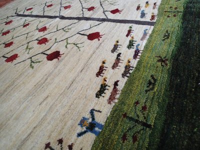 画像3: ペルシャ ギャッベ リビング サイズ 213 x 166 cm F129 ハンドメイド ギャベ 天然 ウール 手織り ラグ マット 絨毯 カーペット クリーム 赤 緑