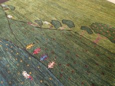 画像4: ペルシャ ギャッベ リビング サイズ  214 x 169 cm F170 ハンドメイド ギャベ 天然 ウール 手織り ラグ マット 絨毯 カーペット ナチュラル クリーム 緑 (4)