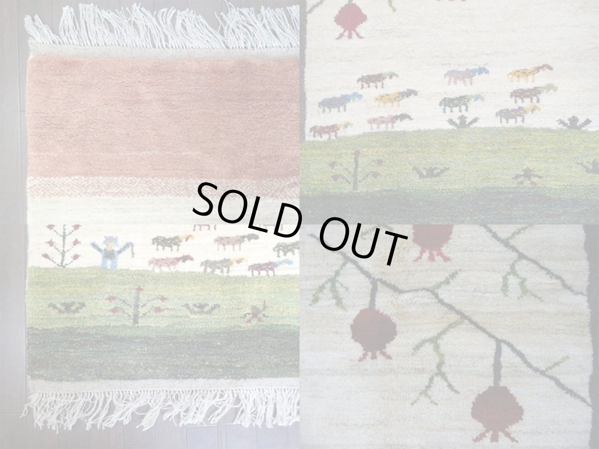 画像5: ペルシャ ギャッベ リビング サイズ 213 x 166 cm F129 ハンドメイド ギャベ 天然 ウール 手織り ラグ マット 絨毯 カーペット クリーム 赤 緑 (5)