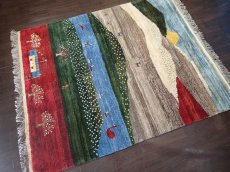 画像2: ペルシャ ギャッベ リビング サイズ 190 x 160 cm F181 ハンドメイド ギャベ 天然 ウール 手織り ラグ マット 絨毯 カーペット 赤 緑 青 黄 クリーム マルチカラー カラフル (2)