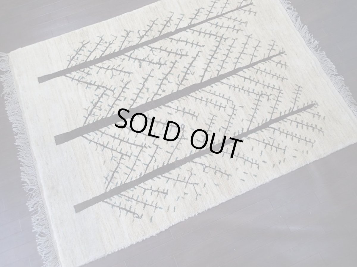 画像2: ペルシャ ギャッベ リビング サイズ  205 x 156 cm F176 ハンドメイド ギャベ 天然 ウール 手織り ラグ マット 絨毯 カーペット ナチュラル クリーム 茶 樹木 柄 (2)