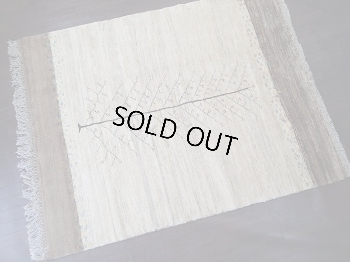 画像2: ペルシャ ギャッベ リビング サイズ  205 x  160 cm F169 ハンドメイド ギャベ 天然 ウール 手織り ラグ マット 絨毯 カーペット ナチュラル クリーム 茶 木 柄 (2)