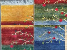 画像5: ペルシャ ギャッベ リビング サイズ 208 x 160 cm F159 ハンドメイド ギャベ 天然 ウール 手織り ラグ マット 絨毯 カーペット クリーム 赤 緑 青 藍 カラフル グラデーション 木 柄 (5)
