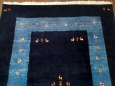 画像4: ペルシャ ギャッベ リビング サイズ 200 x 155 cm 16 ハンドメイド 天然 ウール 手織り ラグ 絨毯 カーペット 藍 紺 青 ネイビー シンプル 動物 木 柄 (4)