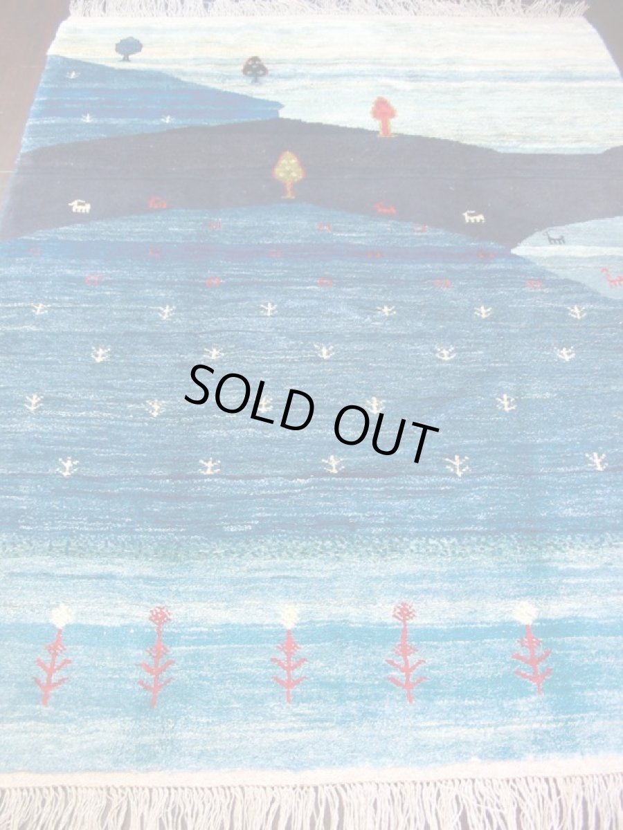 画像2: ペルシャ ギャッベ リビング サイズ 211 x 155 cm F152 ハンドメイド ギャベ 天然 ウール 手織り ラグ マット 絨毯 カーペット 藍 青 ネイビー カラフル 風景 柄 (2)