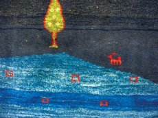 画像5: ペルシャ ギャッベ リビング サイズ 211 x 155 cm F152 ハンドメイド ギャベ 天然 ウール 手織り ラグ マット 絨毯 カーペット 藍 青 ネイビー カラフル 風景 柄 (5)