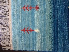 画像7: ペルシャ ギャッベ リビング サイズ 211 x 155 cm F152 ハンドメイド ギャベ 天然 ウール 手織り ラグ マット 絨毯 カーペット 藍 青 ネイビー カラフル 風景 柄 (7)