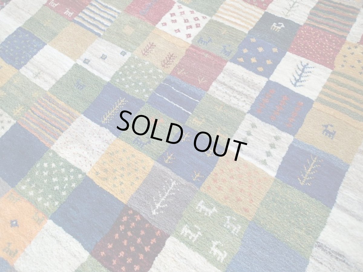 画像6: ペルシャ ギャッベ リビング サイズ 192 x 154 cm 91 ハンドメイド 天然 ウール 手織り ラグ 絨毯 カーペット ナチュラル クリーム 藍 紺 青 ネイビー 動物 木 柄 (6)