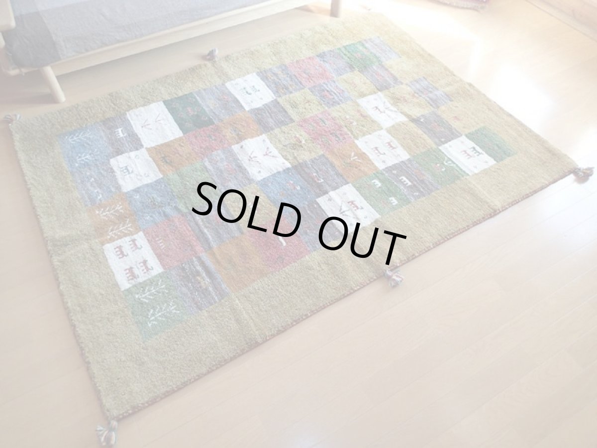 画像3: ペルシャ ギャッベ リビング サイズ ラグ 200x142 cm F14 ハンドメイド ギャベ 天然 ウール 手織り 絨毯 カーペット からし色 黄 カラフル 動物 木 柄 (3)