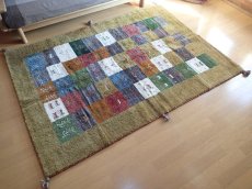 画像3: ペルシャ ギャッベ リビング サイズ ラグ 200x142 cm F14 ハンドメイド ギャベ 天然 ウール 手織り 絨毯 カーペット からし色 黄 カラフル 動物 木 柄 (3)