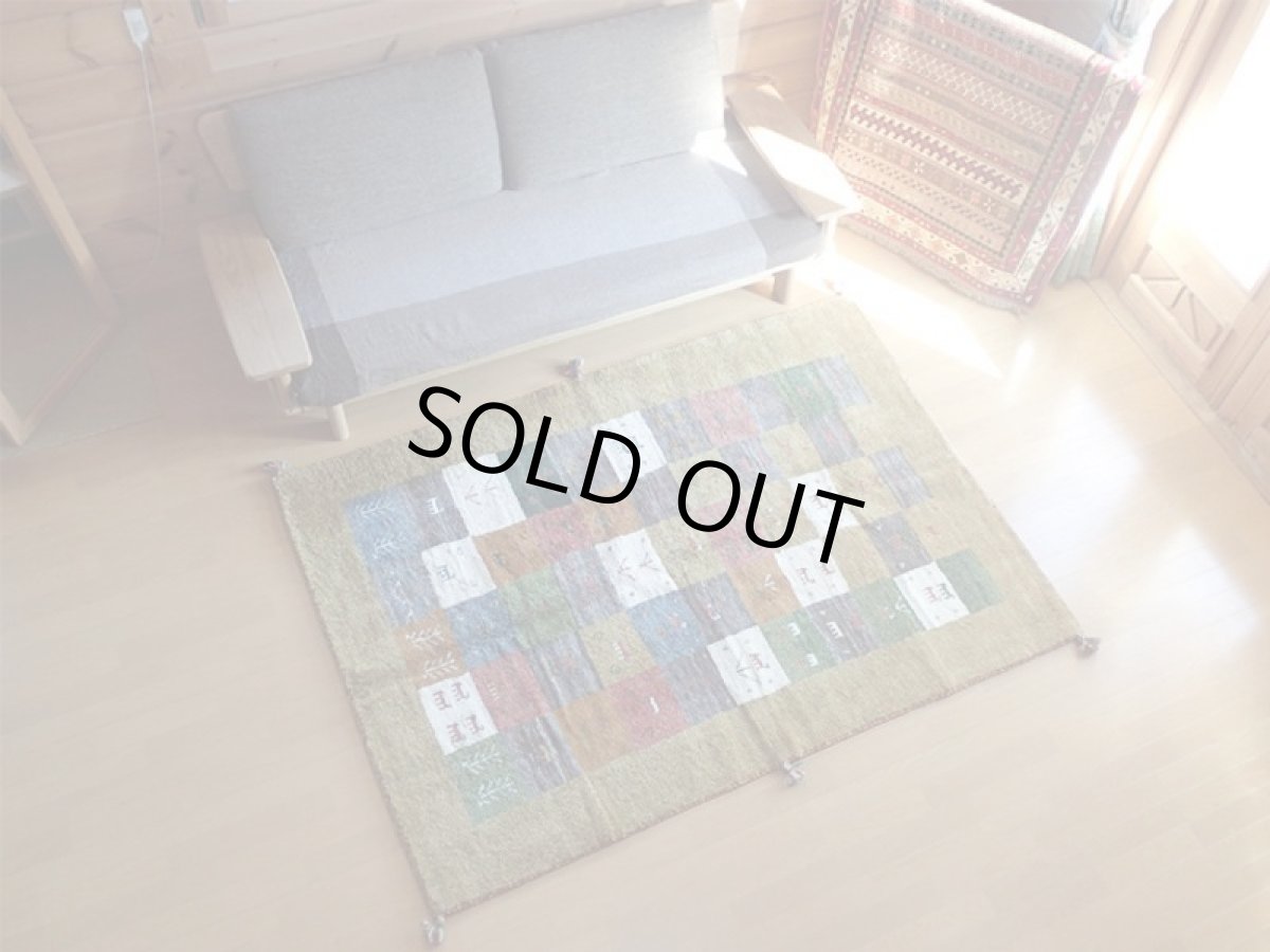 画像4: ペルシャ ギャッベ リビング サイズ ラグ 200x142 cm F14 ハンドメイド ギャベ 天然 ウール 手織り 絨毯 カーペット からし色 黄 カラフル 動物 木 柄 (4)