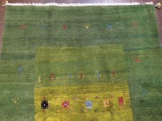 画像5: ペルシャ ギャッベ リビング 2.3m サイズ ラグ 235 x 163 cm 18 ハンドメイド ギャベ 天然 ウール 手織り 絨毯 カーペット 緑 黄 シンプル 動物  木 柄 (5)