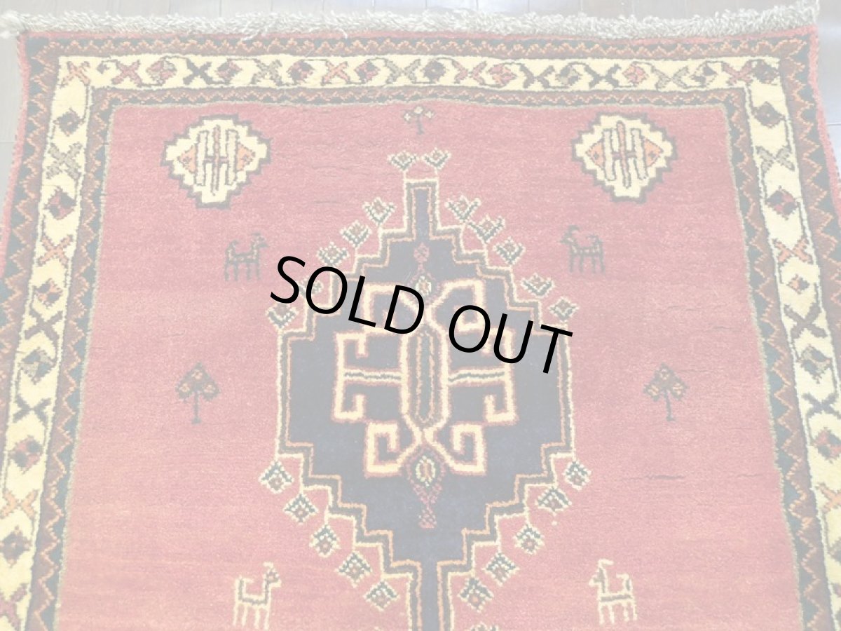 画像5: ペルシャ ギャッベ 1.6m センター ラグ サイズ 161 x 113 cm c194 ハンドメイド ギャベ 天然 ウール 手織り 絨毯 カーペット 赤 オレンジ 黄 トライバル メダリオン (5)