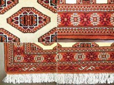 画像9: 新品 トルクメン ペルシャ 絨毯 1.2m アクセント サイズ 124 x 80 cm 208 トライバル ラグ 天然 ウール 敷物 マット カーペット エンジ クリーム n-208-12480a001 (9)