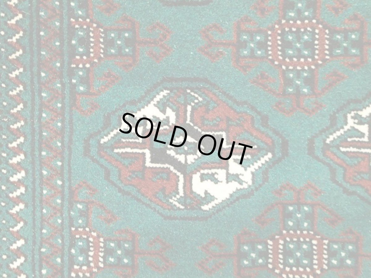 画像7: 新品 トルクメン ペルシャ 絨毯 1.3m アクセント サイズ 133 x 77 cm 188 トライバル ラグ 天然 ウール 敷物 マット カーペット 緑 エンジ (7)