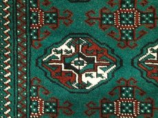 画像7: 新品 トルクメン ペルシャ 絨毯 1.3m アクセント サイズ 133 x 77 cm 188 トライバル ラグ 天然 ウール 敷物 マット カーペット 緑 エンジ (7)