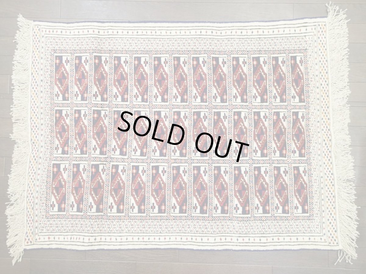 画像2: 新品 トルクメン ペルシャ 絨毯 1.2m アクセント サイズ 121 x 88 cm 32 トライバル ラグ 天然 ウール 敷物 マット カーペット 生成り 白 紺 赤 オレンジ 黄 青 (2)