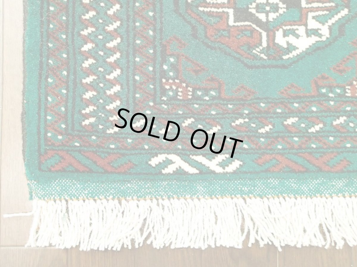 画像6: 新品 トルクメン ペルシャ 絨毯 1.3m アクセント サイズ 133 x 77 cm 188 トライバル ラグ 天然 ウール 敷物 マット カーペット 緑 エンジ (6)