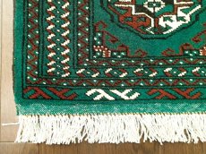 画像6: 新品 トルクメン ペルシャ 絨毯 1.3m アクセント サイズ 133 x 77 cm 188 トライバル ラグ 天然 ウール 敷物 マット カーペット 緑 エンジ (6)