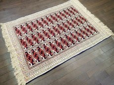 画像3: 新品 トルクメン ペルシャ 絨毯 1.2m アクセント サイズ 121 x 88 cm 32 トライバル ラグ 天然 ウール 敷物 マット カーペット 生成り 白 紺 赤 オレンジ 黄 青 (3)