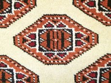 画像7: 新品 トルクメン ペルシャ 絨毯 1.2m アクセント サイズ 124 x 80 cm 208 トライバル ラグ 天然 ウール 敷物 マット カーペット エンジ クリーム n-208-12480a001 (7)