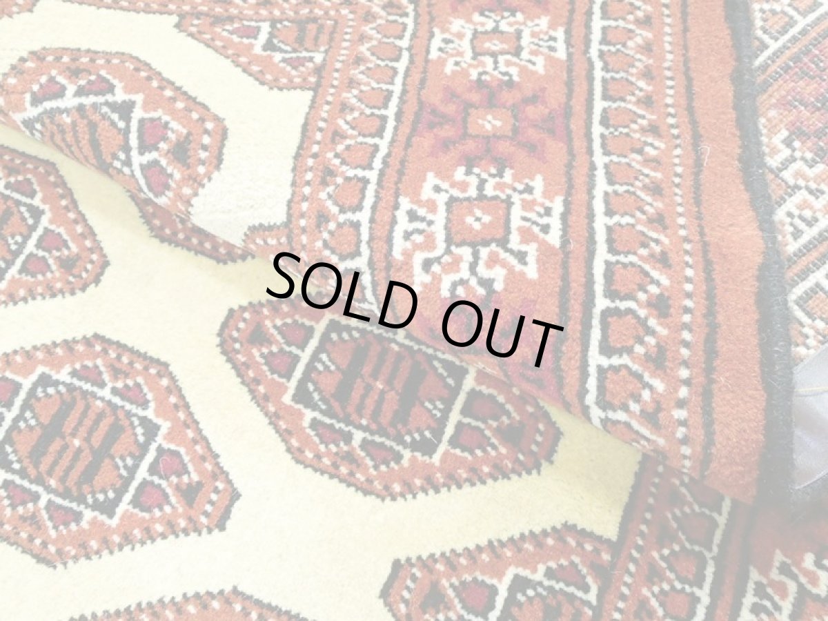 画像8: 新品 トルクメン ペルシャ 絨毯 1.2m アクセント サイズ 124 x 80 cm 208 トライバル ラグ 天然 ウール 敷物 マット カーペット エンジ クリーム n-208-12480a001 (8)