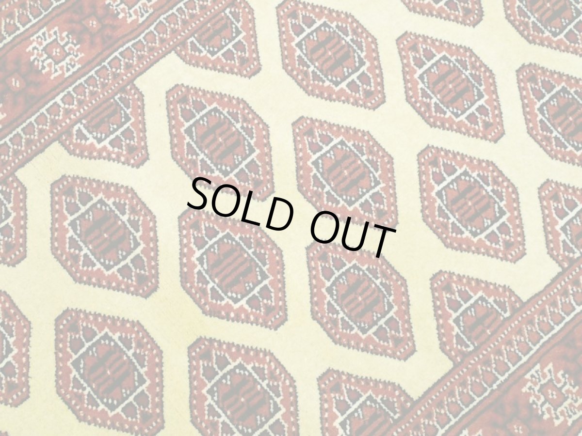 画像5: 新品 トルクメン ペルシャ 絨毯 1.2m アクセント サイズ 124 x 80 cm 208 トライバル ラグ 天然 ウール 敷物 マット カーペット エンジ クリーム n-208-12480a001 (5)