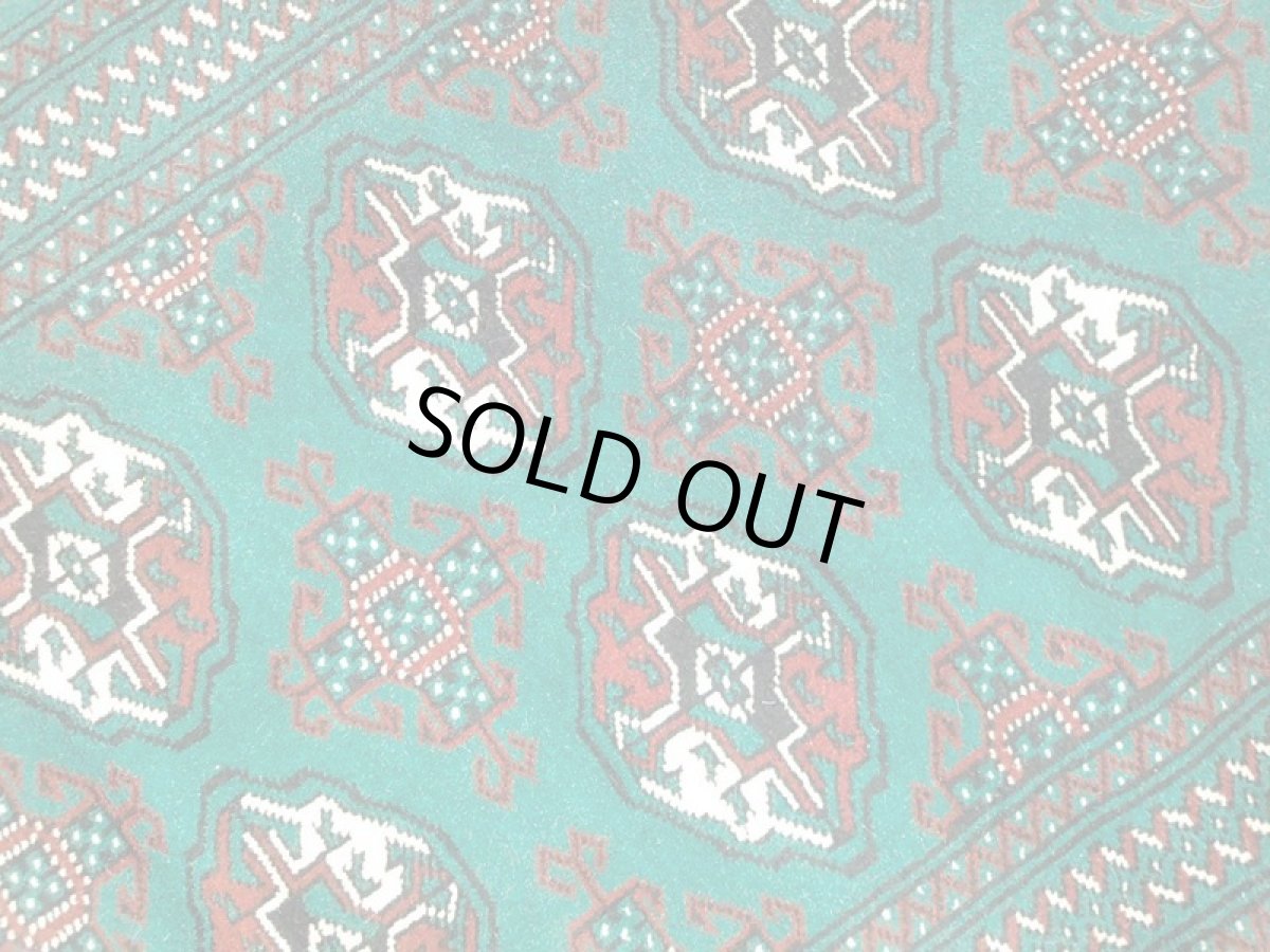 画像4: 新品 トルクメン ペルシャ 絨毯 1.3m アクセント サイズ 133 x 77 cm 188 トライバル ラグ 天然 ウール 敷物 マット カーペット 緑 エンジ (4)