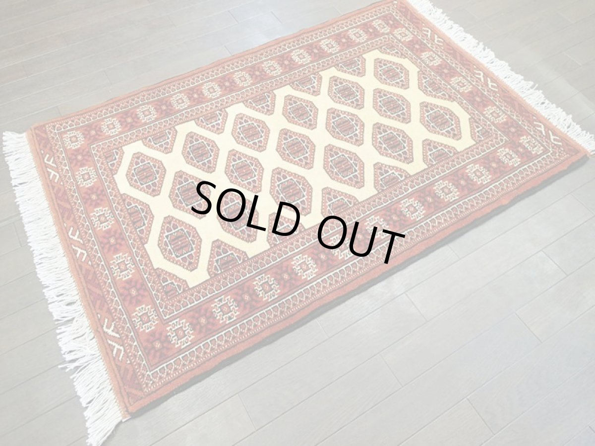 画像3: 新品 トルクメン ペルシャ 絨毯 1.2m アクセント サイズ 124 x 80 cm 208 トライバル ラグ 天然 ウール 敷物 マット カーペット エンジ クリーム n-208-12480a001 (3)
