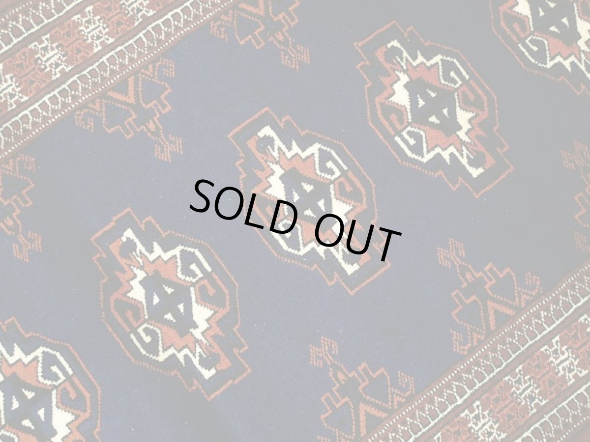 画像4: 新品 トルクメン ペルシャ 絨毯 1.2m アクセント サイズ 126 x 84 cm 195 トライバル ラグ 天然 ウール 敷物 マット カーペット 紺 エンジ 茶 赤 民族 柄 (4)