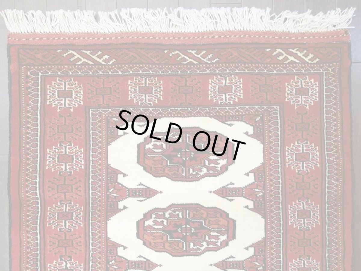 画像4: 新品 トルクメン ペルシャ 絨毯 1.2m アクセント サイズ 122 x 81 cm 197 トライバル ラグ 天然 ウール 敷物 マット カーペット 赤 エンジ クリーム 民族 柄 (4)